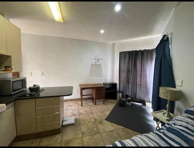 1 BEDROOM APARTMENT FOR SALE IN DASSIE RAND